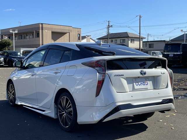 トヨタ プリウス Sセーフティプラス 宮城県 2017(平29)年 11.4万km ホワイトパールクリスタルシャイン (株)IDOMが運営する【じしゃロン仙台店】の自社ローン専用車両になりますこちらは現金またはオートローンご利用時の価格です。自社ローンご希望の方は別途その旨お申付け下さい/モデリスタエアロ/純正ナビ/フルセグTV/Bluetooth/バックカメラ/クルコン/LED/プッシュスタート