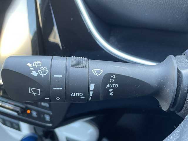 トヨタ プリウス Sセーフティプラス 宮城県 2017(平29)年 11.4万km ホワイトパールクリスタルシャイン (株)IDOMが運営する【じしゃロン仙台店】の自社ローン専用車両になりますこちらは現金またはオートローンご利用時の価格です。自社ローンご希望の方は別途その旨お申付け下さい/モデリスタエアロ/純正ナビ/フルセグTV/Bluetooth/バックカメラ/クルコン/LED/プッシュスタート