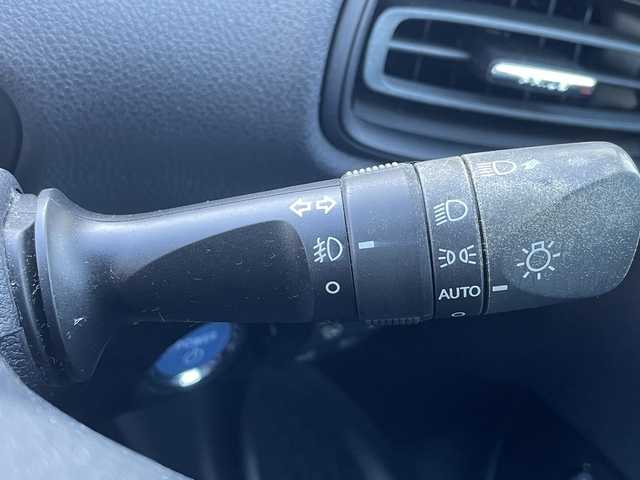 トヨタ プリウス Sセーフティプラス 宮城県 2017(平29)年 11.4万km ホワイトパールクリスタルシャイン (株)IDOMが運営する【じしゃロン仙台店】の自社ローン専用車両になりますこちらは現金またはオートローンご利用時の価格です。自社ローンご希望の方は別途その旨お申付け下さい/モデリスタエアロ/純正ナビ/フルセグTV/Bluetooth/バックカメラ/クルコン/LED/プッシュスタート