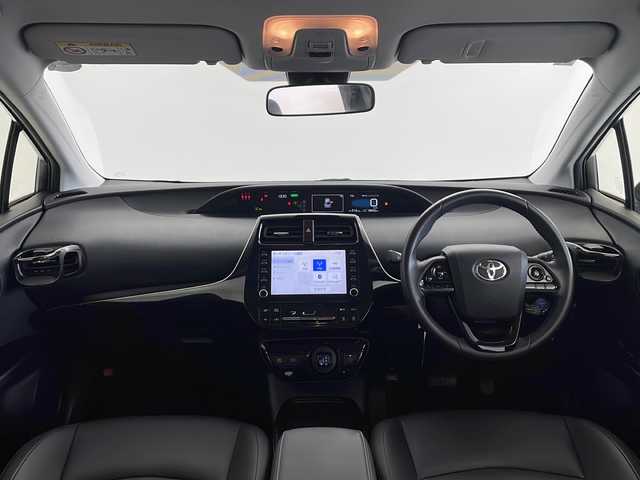 トヨタ プリウス Sツーリングセレクション 愛知県 2022(令4)年 4.9万km プラチナホワイトパールマイカ /純正9型ディスプレイオーディオ//AM/FM/USB/BT/Miracast//AppeleCarPlay/AndroidAuto//前席シートヒーター//レザーシート//バックカメラ//ビルトインETC//革巻きステアリング//ステアリングスイッチ//LEDオートライト//オートハイビーム//フォグランプ//トヨタセーフティセンス//PCS//LTA//ACC//RSA//PKSB//クリアランスソナー//ふらつき検知//横滑り防止装置//プッシュスタート//AC100V//トノカバー//純正フロアマット//ISOFIX//スマートキー