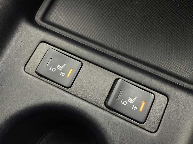 トヨタ プリウス Sツーリングセレクション 愛知県 2022(令4)年 4.9万km プラチナホワイトパールマイカ /純正9型ディスプレイオーディオ//AM/FM/USB/BT/Miracast//AppeleCarPlay/AndroidAuto//前席シートヒーター//レザーシート//バックカメラ//ビルトインETC//革巻きステアリング//ステアリングスイッチ//LEDオートライト//オートハイビーム//フォグランプ//トヨタセーフティセンス//PCS//LTA//ACC//RSA//PKSB//クリアランスソナー//ふらつき検知//横滑り防止装置//プッシュスタート//AC100V//トノカバー//純正フロアマット//ISOFIX//スマートキー