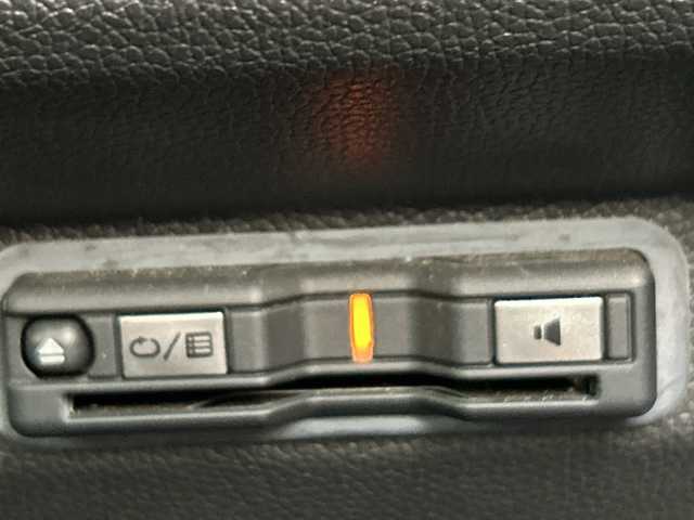 ホンダ フリード ハイブリット EX 石川県 2017(平29)年 6万km ホワイトオーキッドパール 純正SDナビ（DVD再生機能有）/ETC/ドライブレコーダー/Bluetooth/バックカメラ/フルセグTV/シートヒーター/ハーフレザーシート/衝突警報装置/レーンアシスト/両側パワースライドドア/LEDヘッドライト/レーダークルーズコントロール/スマートキー/純正15インチアルミ