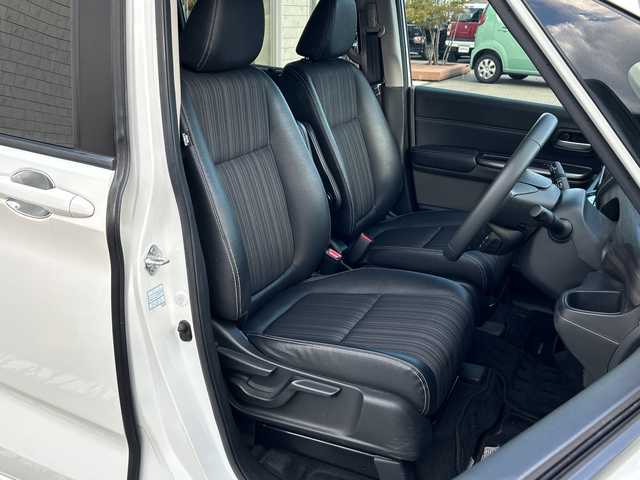 ホンダ フリード ハイブリット EX 石川県 2017(平29)年 6万km ホワイトオーキッドパール 純正SDナビ（DVD再生機能有）/ETC/ドライブレコーダー/Bluetooth/バックカメラ/フルセグTV/シートヒーター/ハーフレザーシート/衝突警報装置/レーンアシスト/両側パワースライドドア/LEDヘッドライト/レーダークルーズコントロール/スマートキー/純正15インチアルミ