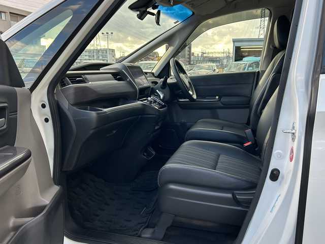 ホンダ フリード ハイブリット EX 石川県 2017(平29)年 6万km ホワイトオーキッドパール 純正SDナビ（DVD再生機能有）/ETC/ドライブレコーダー/Bluetooth/バックカメラ/フルセグTV/シートヒーター/ハーフレザーシート/衝突警報装置/レーンアシスト/両側パワースライドドア/LEDヘッドライト/レーダークルーズコントロール/スマートキー/純正15インチアルミ