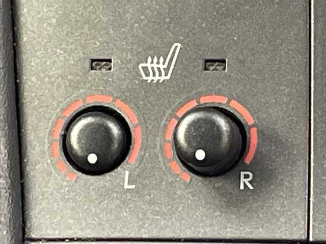 レクサス ＣＴ 200h Fスポーツ 岐阜県 2018(平30)年 5.6万km 赤 カラーコード:2LM/サンルーフ/純正ナビ/・フルセグ/・Bluetooth/バックモニター/ドライブレコーダー/ビルドインETC2.0/アダプティブクルーズコントロール/前席シートヒーター/パドルシフト/LEDライト/オートハイビーム/純正フロアマット/スマートキー/プッシュスタート