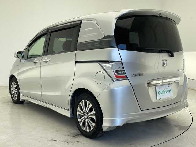 ホンダ フリード スパイク ハイブリット ジャストセレクション 千葉県 2012(平24)年 7.4万km スーパープラチナメタリック クルーズコントロール/純正メモリナビ/（ワンセグ/CD/DVD/FM/AM）/バックカメラ/アイドリングストップ/ETC/スマートキー/ステアリングスイッチ/両側パワースライドドア/純正フロアマット/キセノンヘッドライト