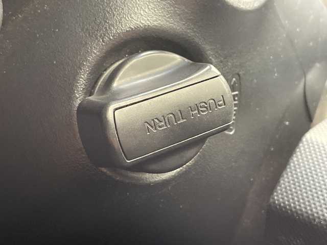 ホンダ フリード スパイク ハイブリット ジャストセレクション 千葉県 2012(平24)年 7.4万km スーパープラチナメタリック クルーズコントロール/純正メモリナビ/（ワンセグ/CD/DVD/FM/AM）/バックカメラ/アイドリングストップ/ETC/スマートキー/ステアリングスイッチ/両側パワースライドドア/純正フロアマット/キセノンヘッドライト