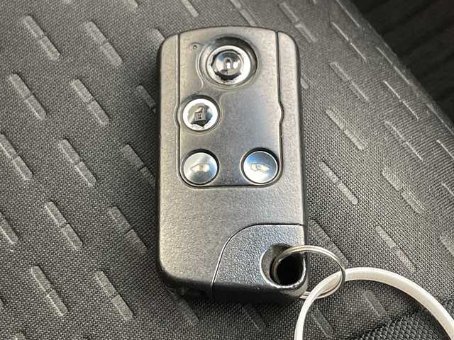 ホンダ フリード スパイク ハイブリット ジャストセレクション 千葉県 2012(平24)年 7.4万km スーパープラチナメタリック クルーズコントロール/純正メモリナビ/（ワンセグ/CD/DVD/FM/AM）/バックカメラ/アイドリングストップ/ETC/スマートキー/ステアリングスイッチ/両側パワースライドドア/純正フロアマット/キセノンヘッドライト