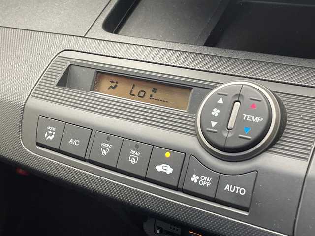 ホンダ フリード スパイク ハイブリット ジャストセレクション 千葉県 2012(平24)年 7.4万km スーパープラチナメタリック クルーズコントロール/純正メモリナビ/（ワンセグ/CD/DVD/FM/AM）/バックカメラ/アイドリングストップ/ETC/スマートキー/ステアリングスイッチ/両側パワースライドドア/純正フロアマット/キセノンヘッドライト