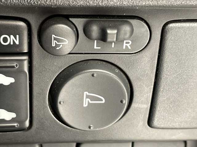 ホンダ フリード スパイク ハイブリット ジャストセレクション 千葉県 2012(平24)年 7.4万km スーパープラチナメタリック クルーズコントロール/純正メモリナビ/（ワンセグ/CD/DVD/FM/AM）/バックカメラ/アイドリングストップ/ETC/スマートキー/ステアリングスイッチ/両側パワースライドドア/純正フロアマット/キセノンヘッドライト