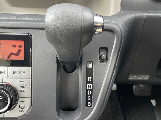 トヨタ パッソ モーダ　Gパッケージ 道央・札幌 2016(平28)年 5.4万km マゼンタベリーマイカM ・４WD/スマートアシストIII:/・衝突被害軽減ブレーキ (対歩行者)/・ペダル踏み間違い時加速抑制装置/・オートハイビーム/LEDライト/・純正ナビ（NSZN-W64T）/・Bluetooth/CD/DVD/SD/フルセグTV/・バックカメラ/・スマートキー/スペアキー１本/・コーナーセンサー/・盗難防止装置/・アイドリングストップ/・社外ETC/・純正フロアマット/・ドアバイザー/・リアコーナーセンサー