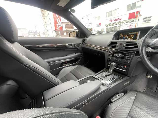 メルセデス・ベンツ Ｅ３５０ クーペ 愛知県 2013(平25)年 11.8万km オブシディアンブラック /当店買取/禁煙//純正ナビ/フルセグTV/CD/DVD/Bluetooth//バックカメラ//HID/Aライト//黒革シート/パワーシート/シートヒーター//シートベンチレーション//Pソナー/クルーズコントロール//AMG18アルミ//取説/キーレスゴー