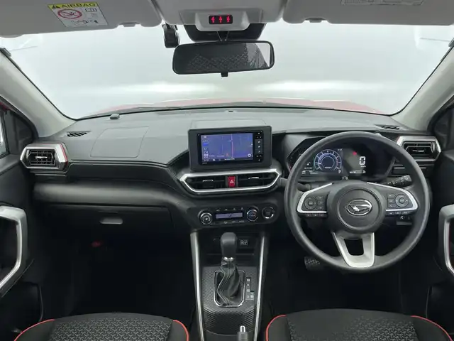 ダイハツ ロッキー G 富山県 2020(令2)年 2.5万km ブラックマイカメタリック/コンパーノレッド 純正ナビ（AM/FM/DVD/BT/USB/フルセグ）/全方位カメラ/ドライブレコーダー/ETC/シートヒーター/衝突被害軽減システム/レーダークルーズコントロール/レーンキープアシスト/コーナーセンサー/横滑り防止装置/アイドリングストップ/オートLEDライト/オートマチックハイビーム/純正アルミホイール/純正フロアマット/ドアバイザー/スマートキー/スペアキー