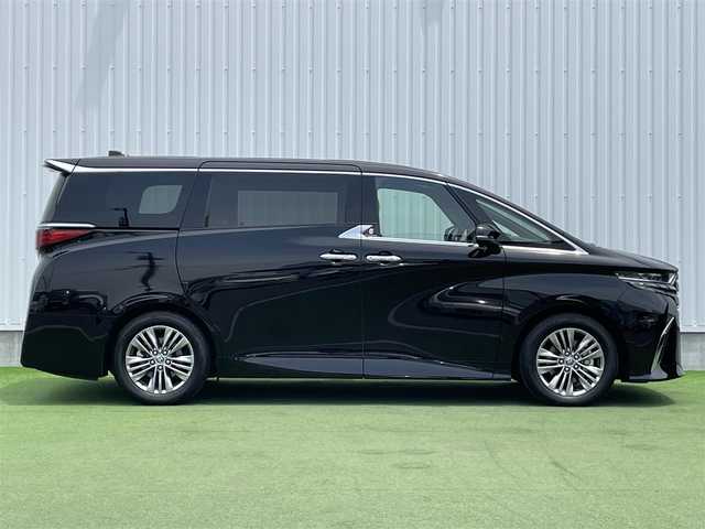 トヨタ アルファードハイブリット Z 香川県 2023(令5)年 3.6万km ブラック 登録時走行距離：35274km/メーカー純正ナビ/　BT フルセグTV/全方位カメラ/デジタルインナーミラー/ビルトインETC2.0/前後ドライブレコーダー/左右独立稼働型ムーンルーフ/両側パワースライドドア/パワーバックドア/ブラックレザーシート/パワーシート/シートベンチレーション/プリクラッシュセーフティシステム/レーンキープアシスト/レーダークルーズコントロール/クリアランスソナー/ブラインドスポットモニター/LEDヘッドライト/オートライト/オートハイビーム/フォグランプ/置くだけ充電/AC100V充電/電動シェード/オットマン/プッシュスタート/スマートキー/デジタルインナーミラー/パワーバックドア/2列目パワーシートヒーター＆クーラー/ステアリングヒーター/ビルトインETC/両側パワースライド連動スマートキー/前後ドライブレコーダー