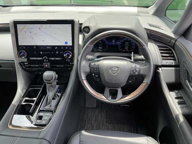 トヨタ アルファードハイブリット Z 香川県 2023(令5)年 3.6万km ブラック 登録時走行距離：35274km/メーカー純正ナビ/　BT フルセグTV/全方位カメラ/デジタルインナーミラー/ビルトインETC2.0/前後ドライブレコーダー/左右独立稼働型ムーンルーフ/両側パワースライドドア/パワーバックドア/ブラックレザーシート/パワーシート/シートベンチレーション/プリクラッシュセーフティシステム/レーンキープアシスト/レーダークルーズコントロール/クリアランスソナー/ブラインドスポットモニター/LEDヘッドライト/オートライト/オートハイビーム/フォグランプ/置くだけ充電/AC100V充電/電動シェード/オットマン/プッシュスタート/スマートキー/デジタルインナーミラー/パワーバックドア/2列目パワーシートヒーター＆クーラー/ステアリングヒーター/ビルトインETC/両側パワースライド連動スマートキー/前後ドライブレコーダー