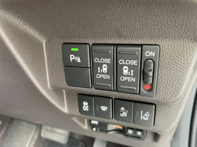 ホンダ フリード G ホンダセンシング 石川県 2019(平31)年 4.6万km グレー 純正9型メモリーナビ/純正CD/DVD/フルセグTV/バックカメラ/LEDヘッドライト/ホンダセンシング/レーダークルーズ/ETC/ドライブレコーダー/スマートキー/プッシュスタート/電動ミラー/両側パワースライドドア/社外アルミホイール/レーンキープアシスト/保証書