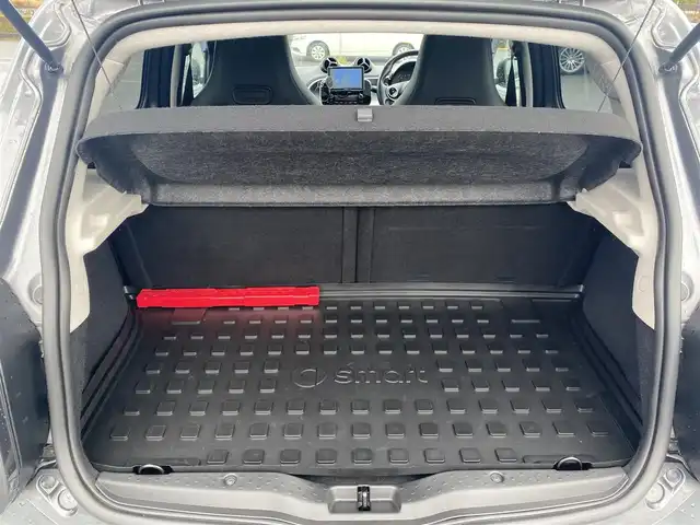 スマート ＭＣＣ スマート フォーフォー BRABUS エクスクルーシブ 福岡県 2017(平29)年 3.1万km グレー ・ワンオーナー/・ガラスルーフ/・アダプティブクルーズコントロール/・ナビ／ＵＳＢ／Ｂｌｕｅｔｏｏｔｈ/・バックカメラ/・革シート／シートヒーター/・フルセグ/・ＥＴＣ/・純正１８インチＡＷ