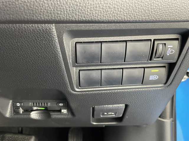トヨタ ヤリス ハイブリッド Z 愛知県 2021(令3)年 2.8万km ブラック/シアンメタリック 純正ディスプレイ　Ｂｌｕｅｔｏｏｔｈ　ミラキャスト対応　シートヒーター　前方ドライブレコーダー　セーフティセンス　衝突軽減　追従クルコン　コーナーセンサー　ＬＥＤオートライト　ツートンカラー　禁煙車