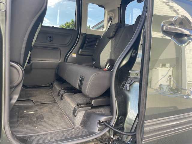 スズキ スペーシア ギア HYBRID XZターボ 道央・札幌 2023(令5)年 1.1万km クールカーキパールメタリック/ガンメタリック2トーン スズキセーフティサポート/・デュアルセンサーブレーキサポートII/・発進お知らせ機能/・標識認識機能/・HUD/・誤発進抑制機能/・後方誤発進抑制機能/・低速時ブレーキサポート（前進・後退）/・全方位モニター用カメラ/・ハイビームアシスト/・アダプティブクルーズコントロール/・車線維持支援機能/・車線逸脱抑制機能/・車線逸脱警報機能/ふらつき警報機能/ワンオーナー/純正HDDナビ/　CD DVD Bluetooth/フルセグテレビ/バックカメラ/アイドリングストップ/電格ウィンカーミラー/ドアバイザー/プッシュスタート/スマートキー/両側パワースライドドア/ビルトインETC/LEDヘッドライト/ルーフレール