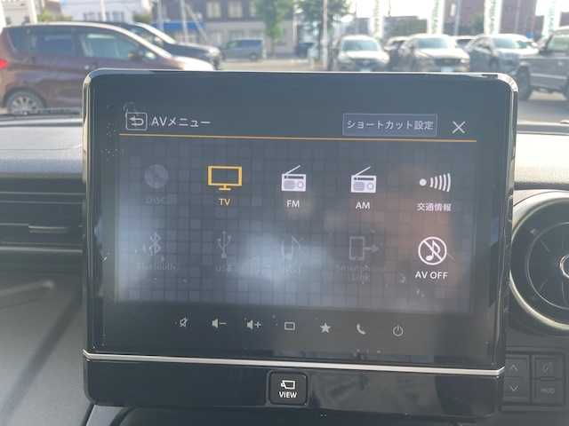 スズキ スペーシア ギア HYBRID XZターボ 道央・札幌 2023(令5)年 1.1万km クールカーキパールメタリック/ガンメタリック2トーン スズキセーフティサポート/・デュアルセンサーブレーキサポートII/・発進お知らせ機能/・標識認識機能/・HUD/・誤発進抑制機能/・後方誤発進抑制機能/・低速時ブレーキサポート（前進・後退）/・全方位モニター用カメラ/・ハイビームアシスト/・アダプティブクルーズコントロール/・車線維持支援機能/・車線逸脱抑制機能/・車線逸脱警報機能/ふらつき警報機能/ワンオーナー/純正HDDナビ/　CD DVD Bluetooth/フルセグテレビ/バックカメラ/アイドリングストップ/電格ウィンカーミラー/ドアバイザー/プッシュスタート/スマートキー/両側パワースライドドア/ビルトインETC/LEDヘッドライト/ルーフレール