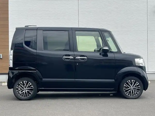 ホンダ Ｎ ＢＯＸ G Lパッケージ 秋田県 2016(平28)年 9.6万km スマートブラック ４WD/衝突軽減システム/片側パワスラ/純正ナビ/フルセグ/バックカメラ/社外アルミ/スマートキー/アイドリングストップ/プッシュスタート/前席シートヒーター/ステアリングスイッチ/ETC/純正エンジンスターター/社外フロアマット/オートライト/オートエアコン/パワーステアリング/パワーウィンドウ/横滑り防止/盗難防止装置/寒冷地仕様/レベライザー/電動格納ウィンカーミラー/保証書/取扱説明書/記録簿