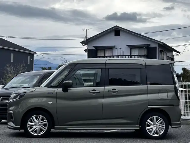 スズキ ソリオ HV MX 静岡県 2024(令6)年 0.7万km タフカーキパールメタリック ユーザー買取車両/ワンオーナー/純正ナビ/　【CD/DVD/BT/地デジフルセグTV】/純正LEDヘッドライト/純正15インチAW/衝突被害軽減システム/車線逸脱警報/レーダークルーズコントロール/全方位カメラ/ビルトインETC/前席シートヒーター/ドライブレコーダー/片側パワースライドドア/USBポート/新車時保証書/取扱説明書/スペアキー×1