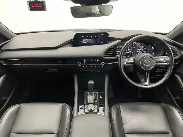 マツダ マツダ３ファストバック XD Lパッケージ 愛知県 2022(令4)年 2.8万km ソニックシルバーM 純正８．８型ナビ　ＢＯＳＥ　黒革　全方位カメラ　禁煙車　ＨＵＤ　フルセグＴＶ　ＤＶＤ　追従クルコン　衝突軽減　ＬＥＤオートライト　ＨＤＭＩ　シートヒーター　ステアリングヒーター　前後ドラレコ　ＥＴＣ　パドルシフト　プッシュスタート　スマートキー　メモリ付きパワーシート　BSM　