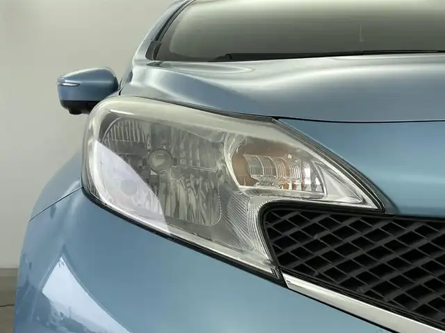 日産 ノート XVセレ +セーフ 群馬県 2015(平27)年 4.1万km ソニックブルー 衝突軽減ブレーキ　インテリジェントキー　アラウンドンビューモニター付きルームミラー　アイドリングストップ　電動格納ウインカーミラー　横滑り防止　盗難防止装置　純正フロアマット　ドアバイザー