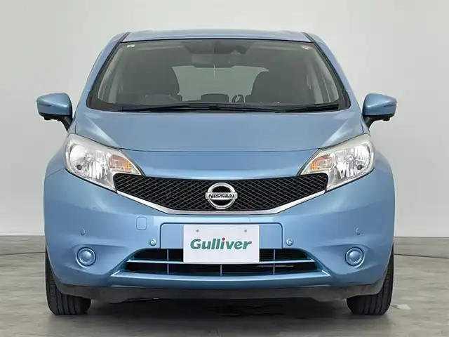 日産 ノート XVセレ +セーフ 群馬県 2015(平27)年 4.1万km ソニックブルー 衝突軽減ブレーキ　インテリジェントキー　アラウンドンビューモニター付きルームミラー　アイドリングストップ　電動格納ウインカーミラー　横滑り防止　盗難防止装置　純正フロアマット　ドアバイザー