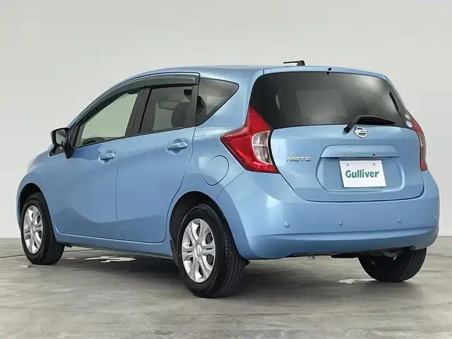 日産 ノート XVセレ +セーフ 群馬県 2015(平27)年 4.1万km ソニックブルー 衝突軽減ブレーキ　インテリジェントキー　アラウンドンビューモニター付きルームミラー　アイドリングストップ　電動格納ウインカーミラー　横滑り防止　盗難防止装置　純正フロアマット　ドアバイザー