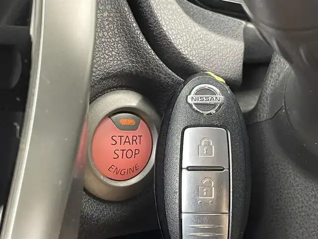 日産 ノート XVセレ +セーフ 群馬県 2015(平27)年 4.1万km ソニックブルー 衝突軽減ブレーキ　インテリジェントキー　アラウンドンビューモニター付きルームミラー　アイドリングストップ　電動格納ウインカーミラー　横滑り防止　盗難防止装置　純正フロアマット　ドアバイザー