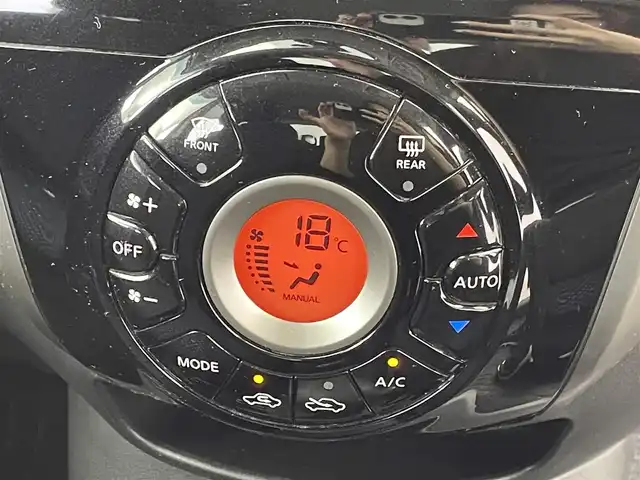 日産 ノート XVセレ +セーフ 群馬県 2015(平27)年 4.1万km ソニックブルー 衝突軽減ブレーキ　インテリジェントキー　アラウンドンビューモニター付きルームミラー　アイドリングストップ　電動格納ウインカーミラー　横滑り防止　盗難防止装置　純正フロアマット　ドアバイザー