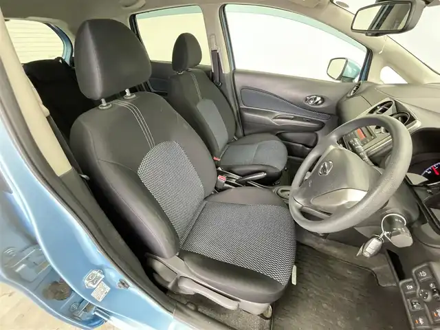 日産 ノート XVセレ +セーフ 群馬県 2015(平27)年 4.1万km ソニックブルー 衝突軽減ブレーキ　インテリジェントキー　アラウンドンビューモニター付きルームミラー　アイドリングストップ　電動格納ウインカーミラー　横滑り防止　盗難防止装置　純正フロアマット　ドアバイザー