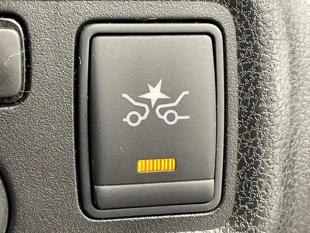 日産 ノート XVセレ +セーフ 群馬県 2015(平27)年 4.1万km ソニックブルー 衝突軽減ブレーキ　インテリジェントキー　アラウンドンビューモニター付きルームミラー　アイドリングストップ　電動格納ウインカーミラー　横滑り防止　盗難防止装置　純正フロアマット　ドアバイザー