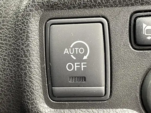 日産 ノート XVセレ +セーフ 群馬県 2015(平27)年 4.1万km ソニックブルー 衝突軽減ブレーキ　インテリジェントキー　アラウンドンビューモニター付きルームミラー　アイドリングストップ　電動格納ウインカーミラー　横滑り防止　盗難防止装置　純正フロアマット　ドアバイザー