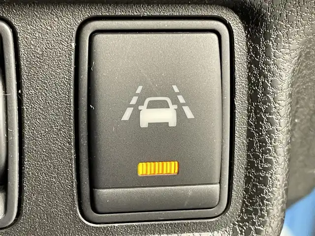 日産 ノート XVセレ +セーフ 群馬県 2015(平27)年 4.1万km ソニックブルー 衝突軽減ブレーキ　インテリジェントキー　アラウンドンビューモニター付きルームミラー　アイドリングストップ　電動格納ウインカーミラー　横滑り防止　盗難防止装置　純正フロアマット　ドアバイザー