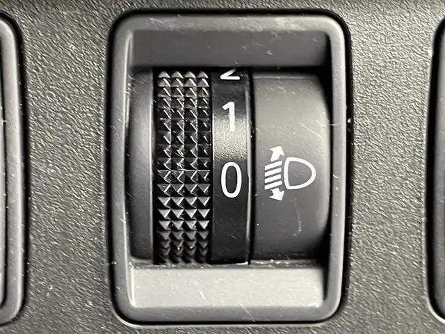 日産 ノート XVセレ +セーフ 群馬県 2015(平27)年 4.1万km ソニックブルー 衝突軽減ブレーキ　インテリジェントキー　アラウンドンビューモニター付きルームミラー　アイドリングストップ　電動格納ウインカーミラー　横滑り防止　盗難防止装置　純正フロアマット　ドアバイザー