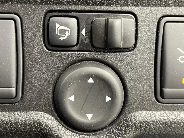 日産 ノート XVセレ +セーフ 群馬県 2015(平27)年 4.1万km ソニックブルー 衝突軽減ブレーキ　インテリジェントキー　アラウンドンビューモニター付きルームミラー　アイドリングストップ　電動格納ウインカーミラー　横滑り防止　盗難防止装置　純正フロアマット　ドアバイザー