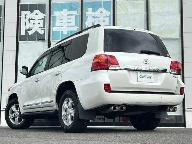 トヨタ ランドクルーザー AX Gセレクション 山形県 2014(平26)年 8.2万km ホワイトパールクリスタルシャイン 4WD/クルーズコントロール/横滑り防止装置/前後コーナーセンサー/純正ナビ/　（Bluetooth/CD/DVD/フルセグ)/レザーシート/DNパワーシート/DN・セカンドシートシートヒーター/HIDオートライト/フォグランプ/ステアリングスイッチ/ステアリングヒーター/ビルトインETC/純正AW/純正フロアマット/電動格納ミラー/TVキャンセラー/スマートキー×2/ドアバイザー