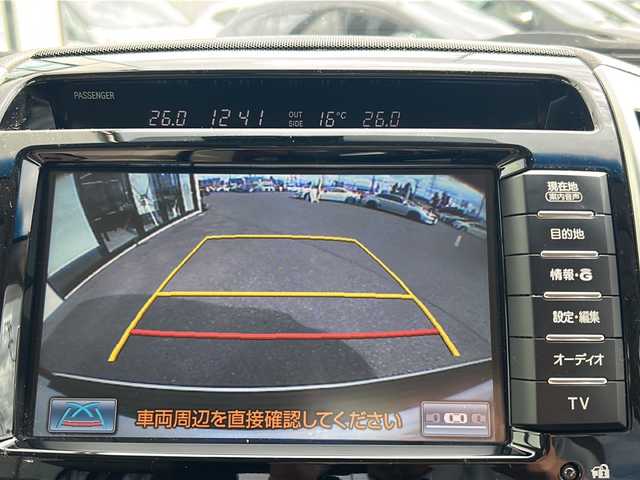 トヨタ ランドクルーザー AX Gセレクション 山形県 2014(平26)年 8.2万km ホワイトパールクリスタルシャイン 4WD/クルーズコントロール/横滑り防止装置/前後コーナーセンサー/純正ナビ/　（Bluetooth/CD/DVD/フルセグ)/レザーシート/DNパワーシート/DN・セカンドシートシートヒーター/HIDオートライト/フォグランプ/ステアリングスイッチ/ステアリングヒーター/ビルトインETC/純正AW/純正フロアマット/電動格納ミラー/TVキャンセラー/スマートキー×2/ドアバイザー