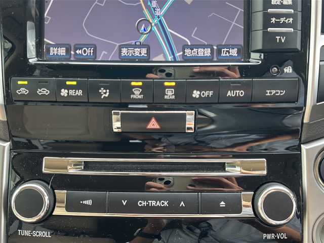 トヨタ ランドクルーザー AX Gセレクション 山形県 2014(平26)年 8.2万km ホワイトパールクリスタルシャイン 4WD/クルーズコントロール/横滑り防止装置/前後コーナーセンサー/純正ナビ/　（Bluetooth/CD/DVD/フルセグ)/レザーシート/DNパワーシート/DN・セカンドシートシートヒーター/HIDオートライト/フォグランプ/ステアリングスイッチ/ステアリングヒーター/ビルトインETC/純正AW/純正フロアマット/電動格納ミラー/TVキャンセラー/スマートキー×2/ドアバイザー