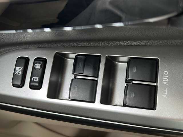 トヨタ ランドクルーザー AX Gセレクション 山形県 2014(平26)年 8.2万km ホワイトパールクリスタルシャイン 4WD/クルーズコントロール/横滑り防止装置/前後コーナーセンサー/純正ナビ/　（Bluetooth/CD/DVD/フルセグ)/レザーシート/DNパワーシート/DN・セカンドシートシートヒーター/HIDオートライト/フォグランプ/ステアリングスイッチ/ステアリングヒーター/ビルトインETC/純正AW/純正フロアマット/電動格納ミラー/TVキャンセラー/スマートキー×2/ドアバイザー