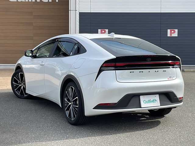 トヨタ プリウス G 佐賀県 2024(令6)年 0.7万km プラチナホワイトパールマイカ 純正ディスプレイオーディオ/Bluetooth/USB/フルセグTV/アラウンドビューモニター/ワンオーナー/追尾機能付きクルーズコントロール/レーンキープアシスト/オートマチックハイビーム/プリクラッシュセーフティ/ブラインドスポットモニター/リアカメラディクション/ロードサインアシスト/ブレーキホールド/LEDオートライト/オートエアコン/全席シートヒーター/前後ドライブレコーダー/電格ウィンカーミラー/ステアリングスイッチ/保証書/取扱説明書/記録簿/ETC/スペアキー有