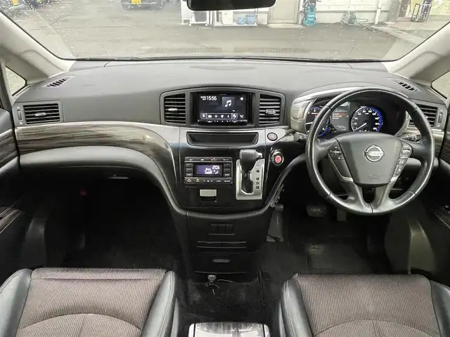 日産 エルグランド 250ハイウェイスターS 静岡県 2019(令1)年 16.5万km ファントムブラック エマージェンシーブレーキ　/LDW /レーダークルコン  /コーナーセンサー　/両側パワスラ　/半革シート　/ディスプレイオーディオ （FH-9400DVS）/Bカメラ　　/オートライト  /ウィンカーミラー  /純正18インチAW /社外前後ドラレコ /ETC/スペアキー /保証書/取説