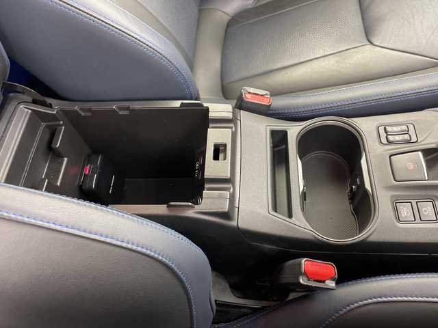 スバル ＸＶ ハイブリッド アドバンス 岐阜県 2021(令3)年 1.8万km 黄 純正SDナビ/（フルセグ/BT/CD/DVD/USB/バックカメラ/追従型クルーズコントロール/ブラインドスポットモニター/電子パーキングブレーキ/ETC/パワーシート/レザーシート/シートヒーター/メモリーシート/プッシュスタート/革巻きステアリング/電格ミラー/ステアリング連動ヘッドランプ/LEDヘッドライト/オートライト/オートマチックハイビーム