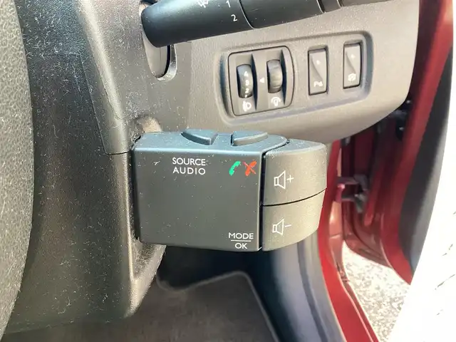 ルノー ルーテシア S MT 愛知県 2017(平29)年 5.8万km ワインＭ キーレス　/ステアリングスイッチ　/LEDヘッド　/ISOFIX /純正アルミ　/電動格納ミラー　