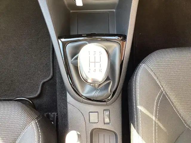 ルノー ルーテシア S MT 愛知県 2017(平29)年 5.8万km ワインＭ キーレス　/ステアリングスイッチ　/LEDヘッド　/ISOFIX /純正アルミ　/電動格納ミラー　