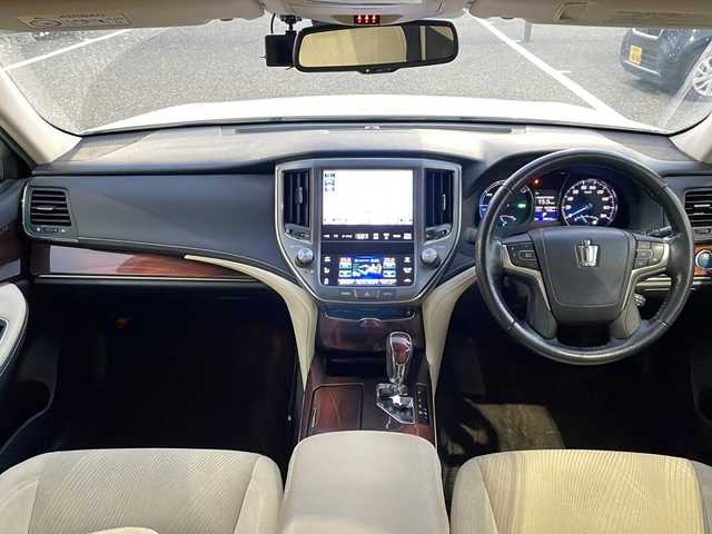 トヨタ クラウン ハイブリッド ロイヤルサルーン 島根県 2013(平25)年 8.1万km ホワイトパールクリスタルシャイン メーカーナビゲーション/フルセグ BT/クルーズコントロール/D/N席パワーシート/シートヒーター/エアシート/ハンドルヒーター/エアコンスイングレジスター/ビルトインETC/バックカメラ/社外前方ドライブレコーダー