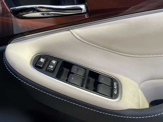 トヨタ クラウン ハイブリッド ロイヤルサルーン 島根県 2013(平25)年 8.1万km ホワイトパールクリスタルシャイン メーカーナビゲーション/フルセグ BT/クルーズコントロール/D/N席パワーシート/シートヒーター/エアシート/ハンドルヒーター/エアコンスイングレジスター/ビルトインETC/バックカメラ/社外前方ドライブレコーダー