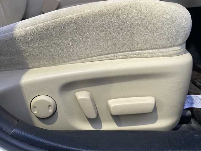 トヨタ クラウン ハイブリッド ロイヤルサルーン 島根県 2013(平25)年 8.1万km ホワイトパールクリスタルシャイン メーカーナビゲーション/フルセグ BT/クルーズコントロール/D/N席パワーシート/シートヒーター/エアシート/ハンドルヒーター/エアコンスイングレジスター/ビルトインETC/バックカメラ/社外前方ドライブレコーダー